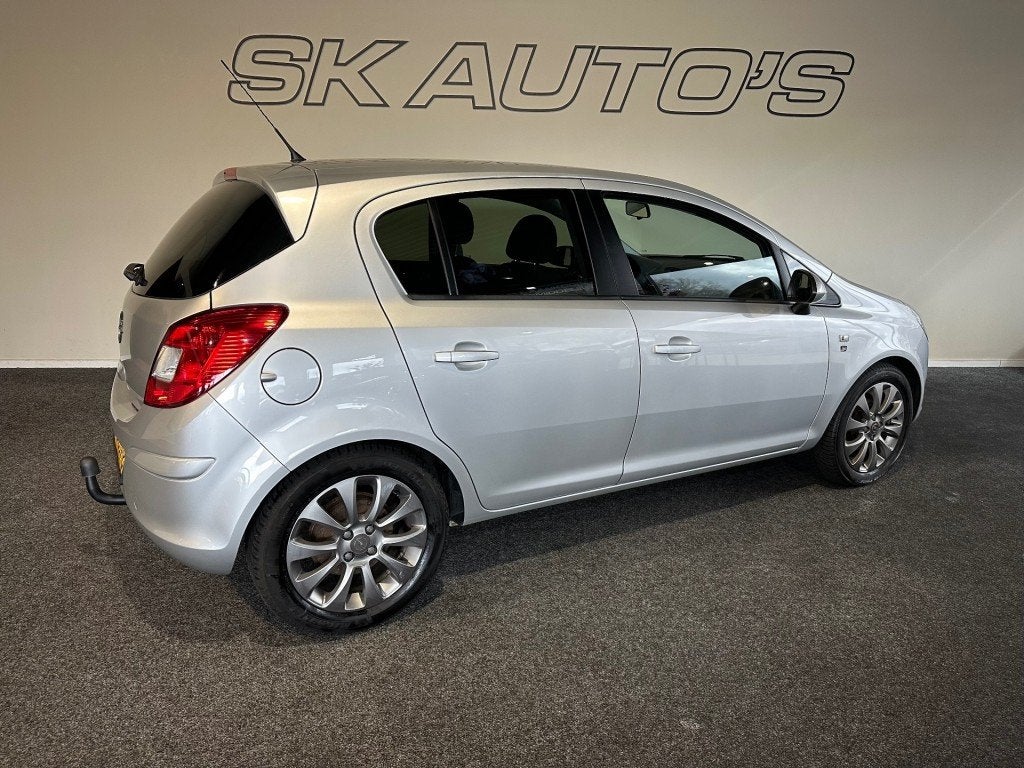 Opel CORSA 1.4-16V 111 EDITION l NAP l AUTOMAAT l CRUISE l N, Euro 5, 101 pk, Gebruikt, 4 cilinders
