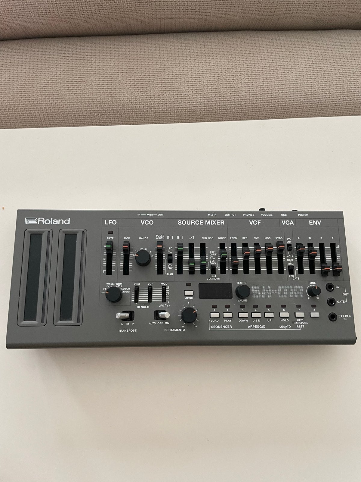 Roland SH-01A Synthesizer met draagtas, Roland, Zo goed als nieuw, Met koffer of flightcase, Overige aantallen