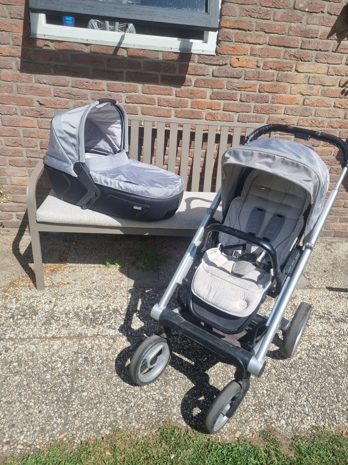 Mutsy Igo combiwagen met reiswieg en zitje, Ophalen, Gebruikt, Mutsy, Verstelbare duwstang
