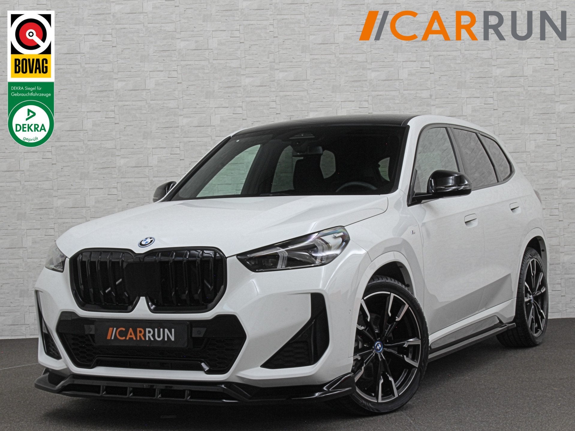 BMW iX1 30 313pk X-Drive M-Sport Performance | Adaptief Led, Auto's, BMW, 12 maanden, Gebruikt, Zwart, Automatische klimaatregeling