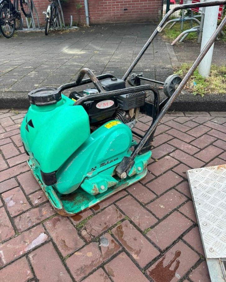 Mikasa Trilplaat MVC-T90H Straat gereedschap, Ophalen, Gebruikt