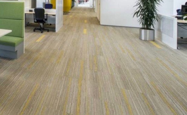 Tapijttegels beige met gele streep 50x100 cm, Huis en Inrichting, Stoffering | Vloerbedekking, Ophalen, Gebruikt, Q, 75 m² of meer