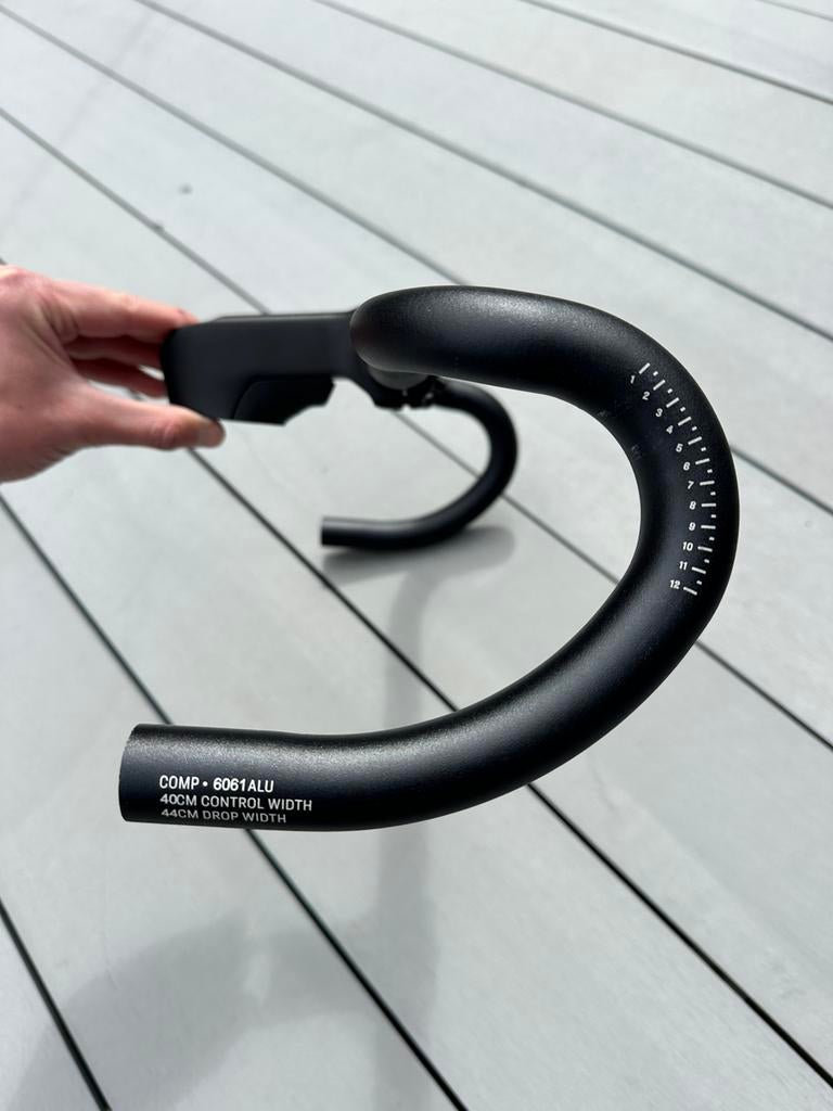 Bontrager comp racefiets stuur + RCS Pro stuurpen, Fietsen en Brommers, Fietsonderdelen, Stuur, Ophalen of Verzenden, Zo goed als nieuw