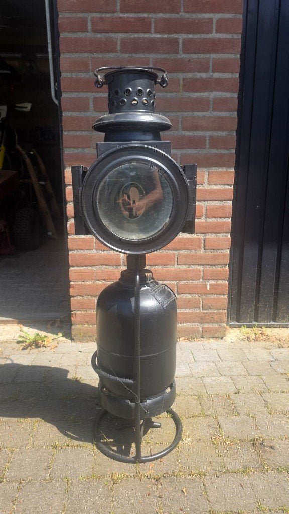 Oude spoorweglamp / seinlamp met Fresnel-lens, Ophalen
