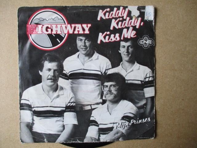 s0259 highway - kiddy kiddy kiss me, Ophalen, Gebruikt, Overige genres, 7 inch