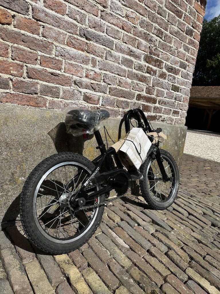 Gloednieuwe zwarte kinder-BMX-Nieuwprijs 225 nooit gebruikt, Fietsen en Brommers, Fietsen | Crossfietsen en BMX, Ophalen, Terugtraprem