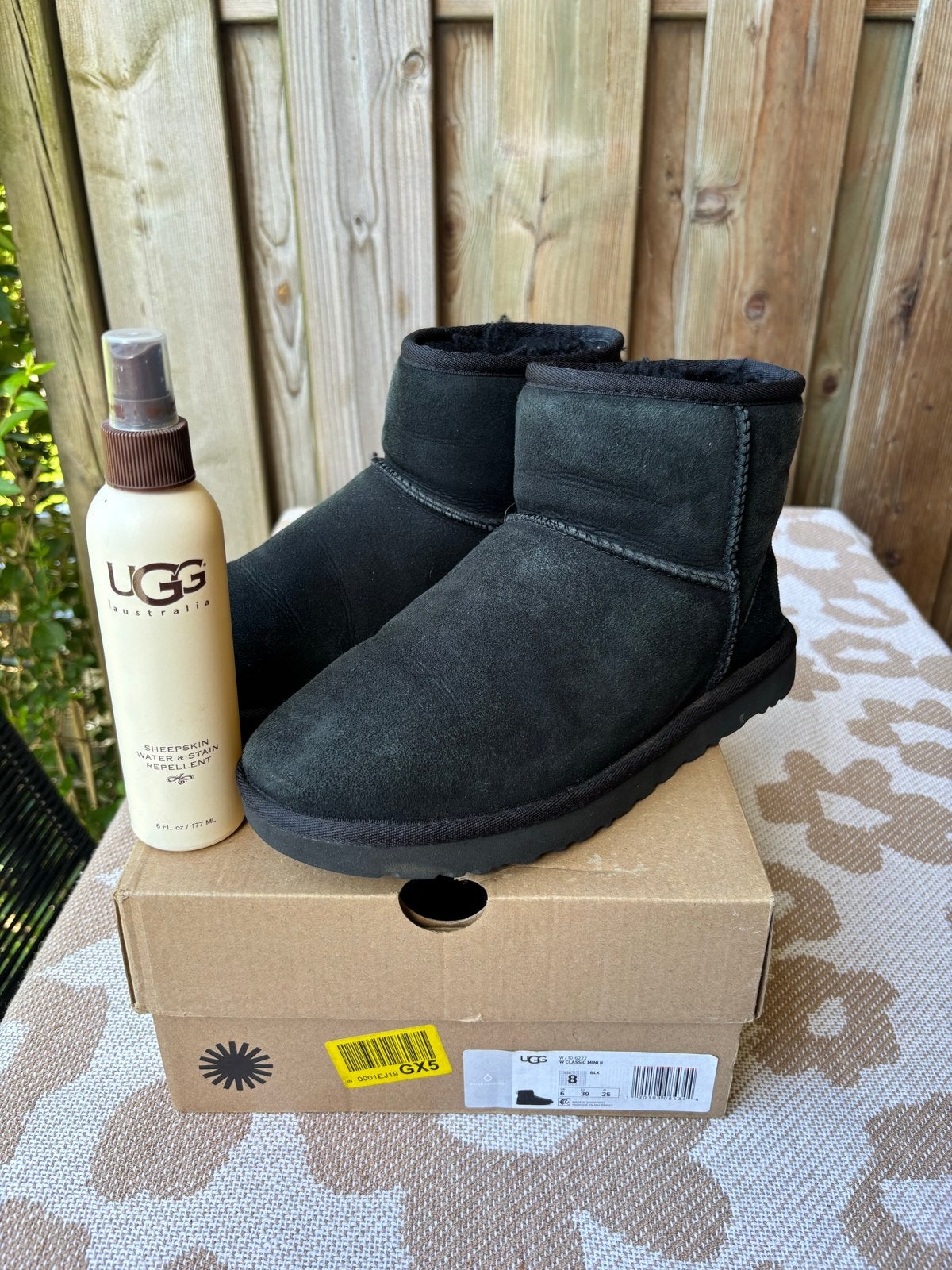 UGG Classic Mini 2 Zwart - Maat 39, Kleding | Dames, Schoenen, Zo goed als nieuw, Lage of Enkellaarzen, Zwart, Ophalen of Verzenden