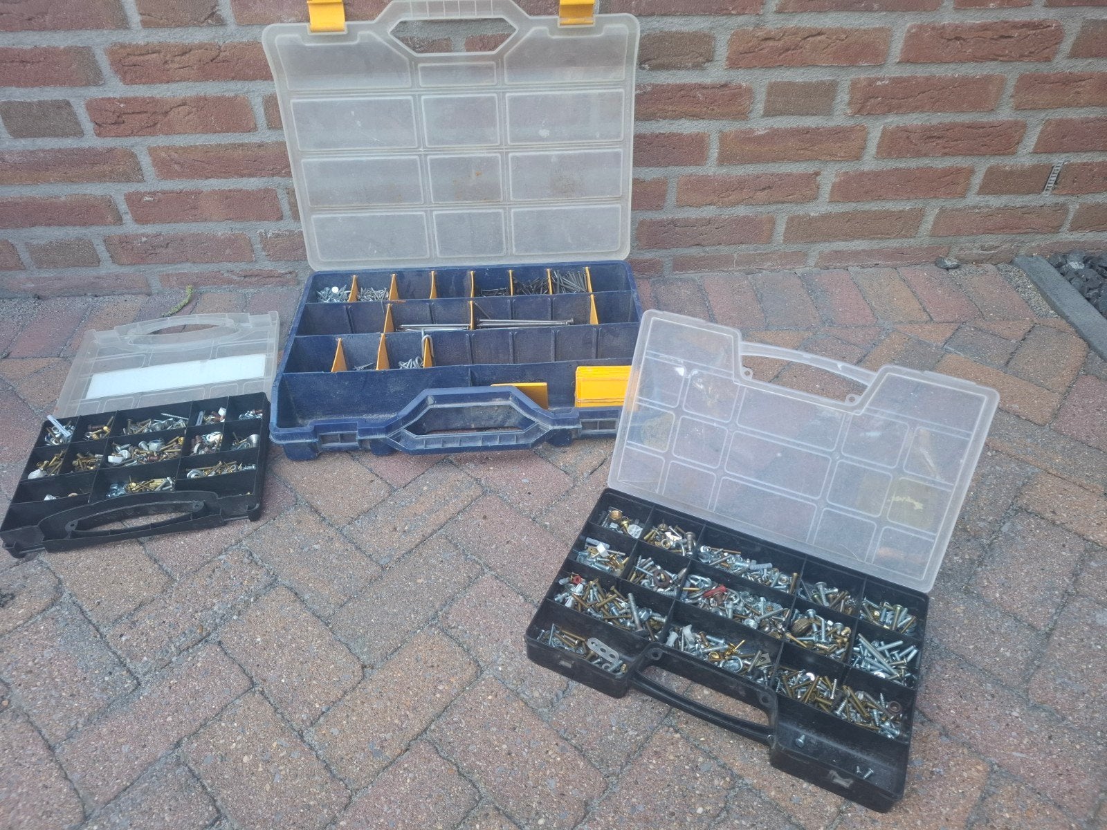 Partij spijkers  schroeven en dergelijke, Doe-het-zelf en Verbouw, IJzerwaren en Bevestigingsmiddelen, Ophalen, Schroeven