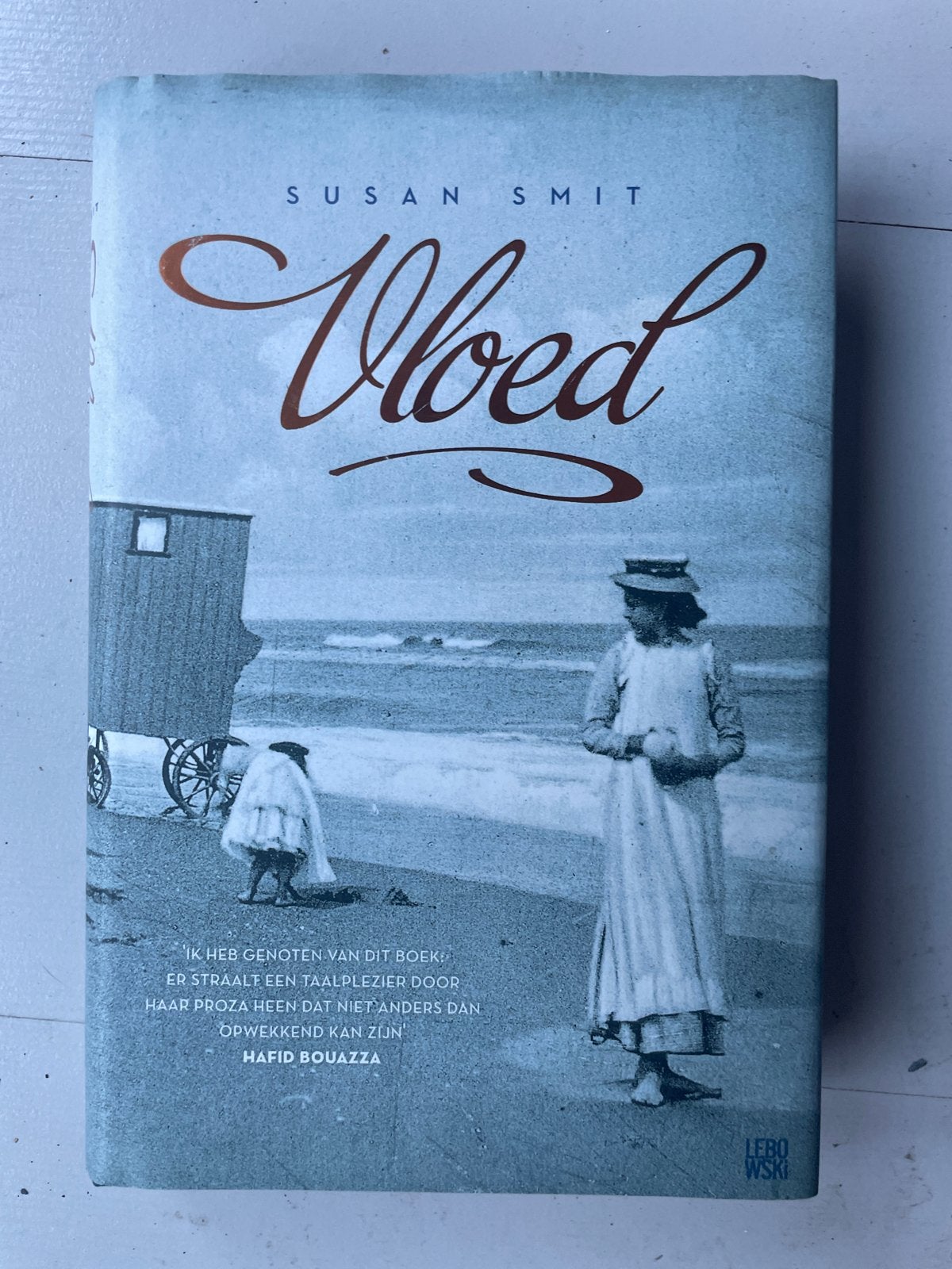 Vloed - Susan Smit (Roman) gebonden, Ophalen of Verzenden, Zo goed als nieuw, Nederland