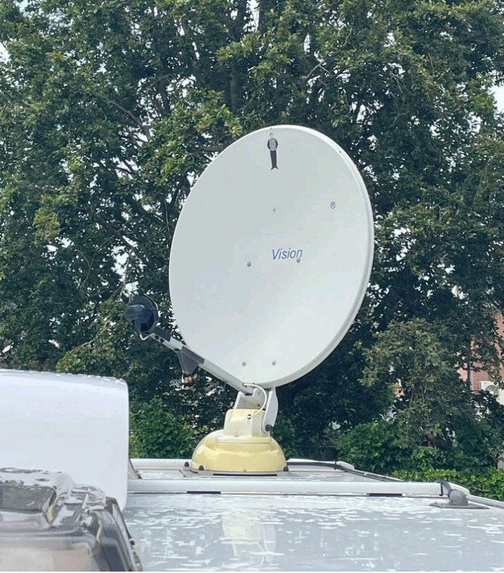 Oyster 85 Vision volautomatisch schotel satelliet, Ophalen of Verzenden, Overige merken