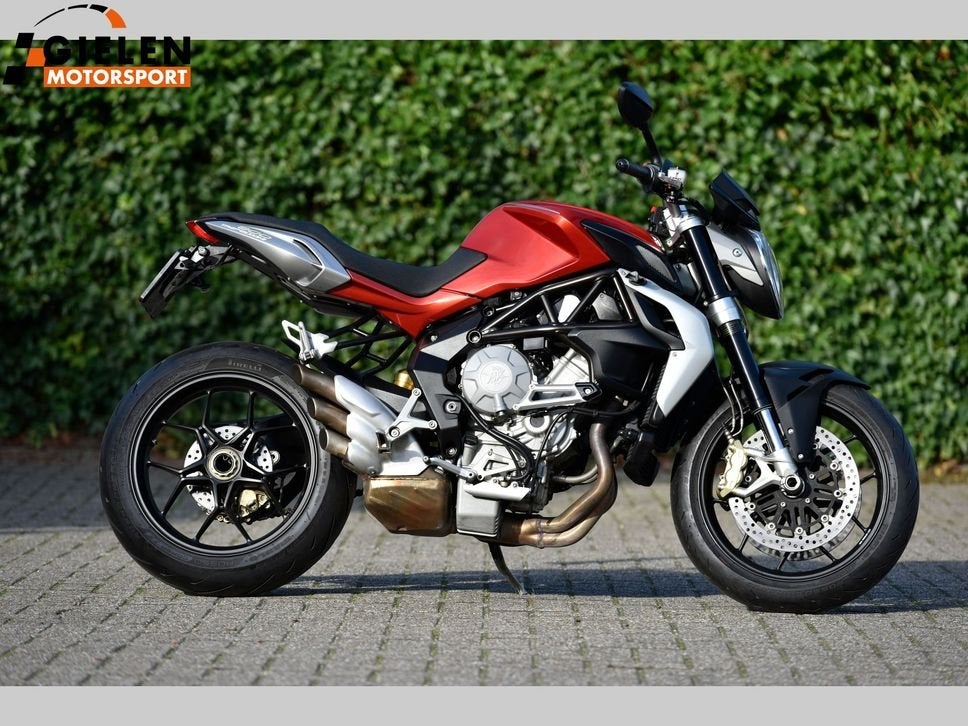MV Agusta Brutale 800 eos 2015, Via Giovanni Macchi, 144 21100 Varese, Italy, Bedrijf, 3 cilinders, Meer dan 35 kW