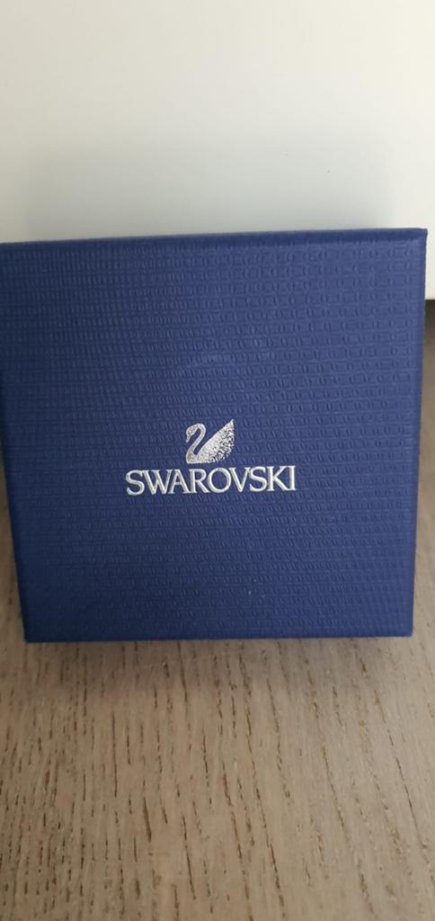 Swarovski ketting met paarse bedel, Ophalen of Verzenden, Paars