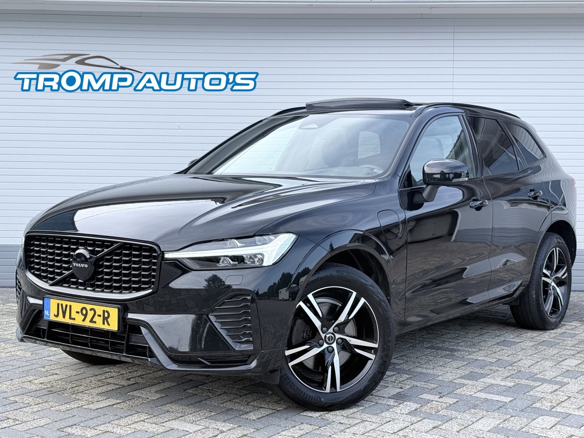 Volvo XC60 2.0 T6 Recharge AWD R-Design|PANO|T.HAAK|H&K|CAME, Automaat, Gebruikt, Zwart, 1969 cc