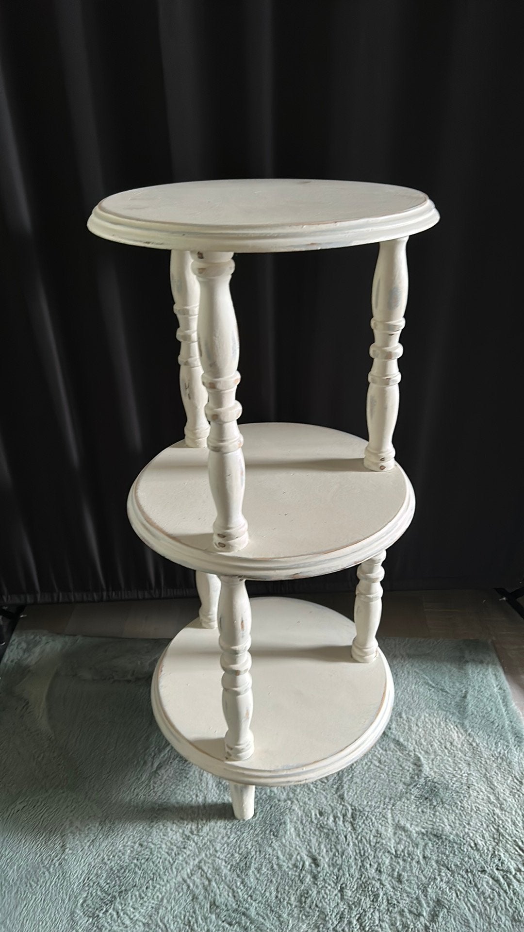 Vintage houten tafeltje etagère 3-laags, mooi bewerkt, Ophalen, Zo goed als nieuw, X, X