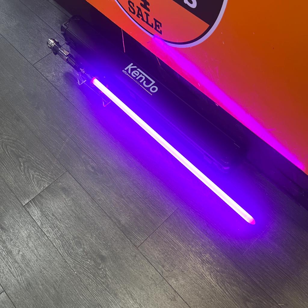 KenJo Sabers | Obi-Wan Mark - Two Weathered | NeoPixel, Verzamelen, Star Wars, Zo goed als nieuw, Overige typen, Ophalen of Verzenden