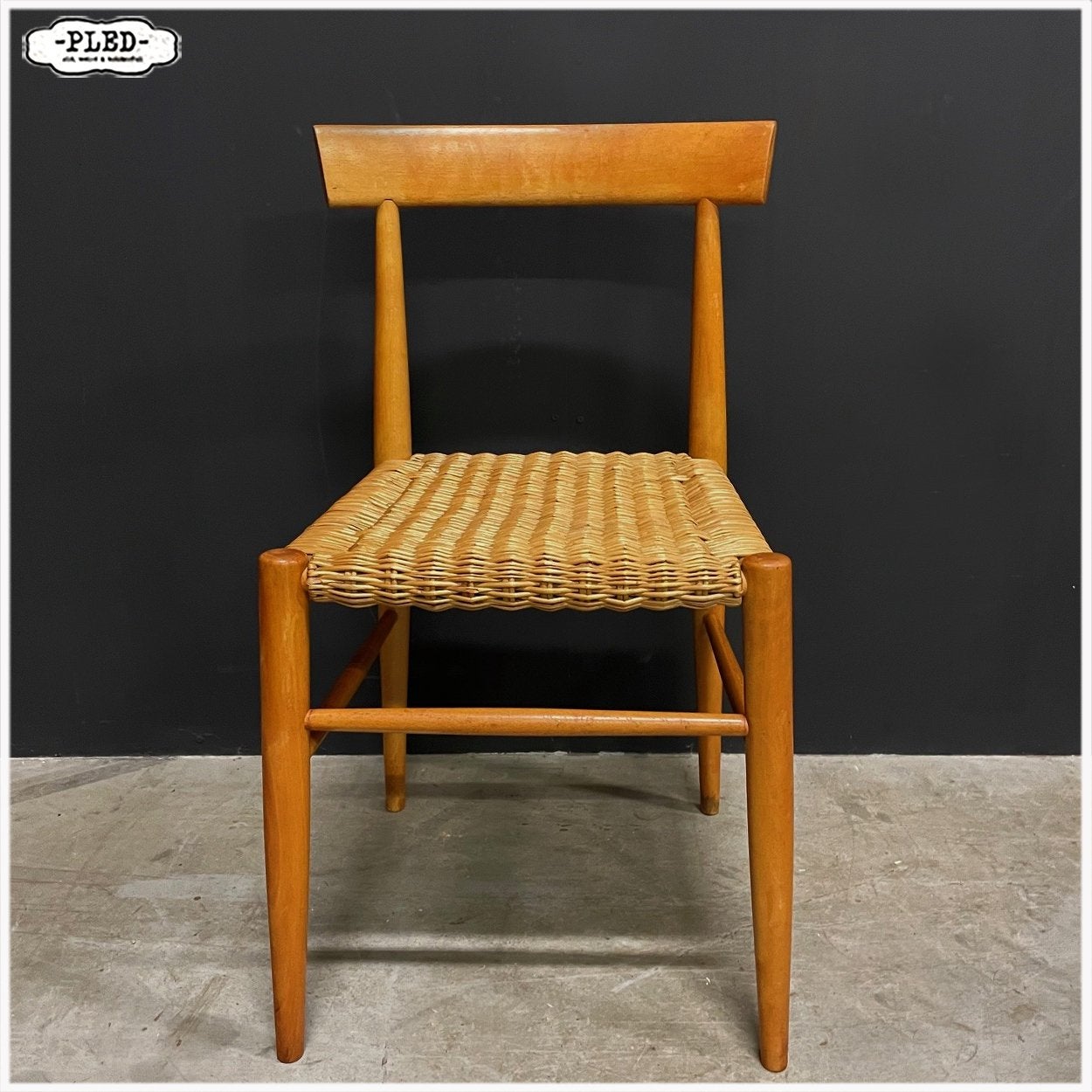 Set van twee beukenhouten stoelen, Krásná Jizba Vintage, Ophalen, Twee, Bruin, Vintage boho Scandi Japandi Midcentury