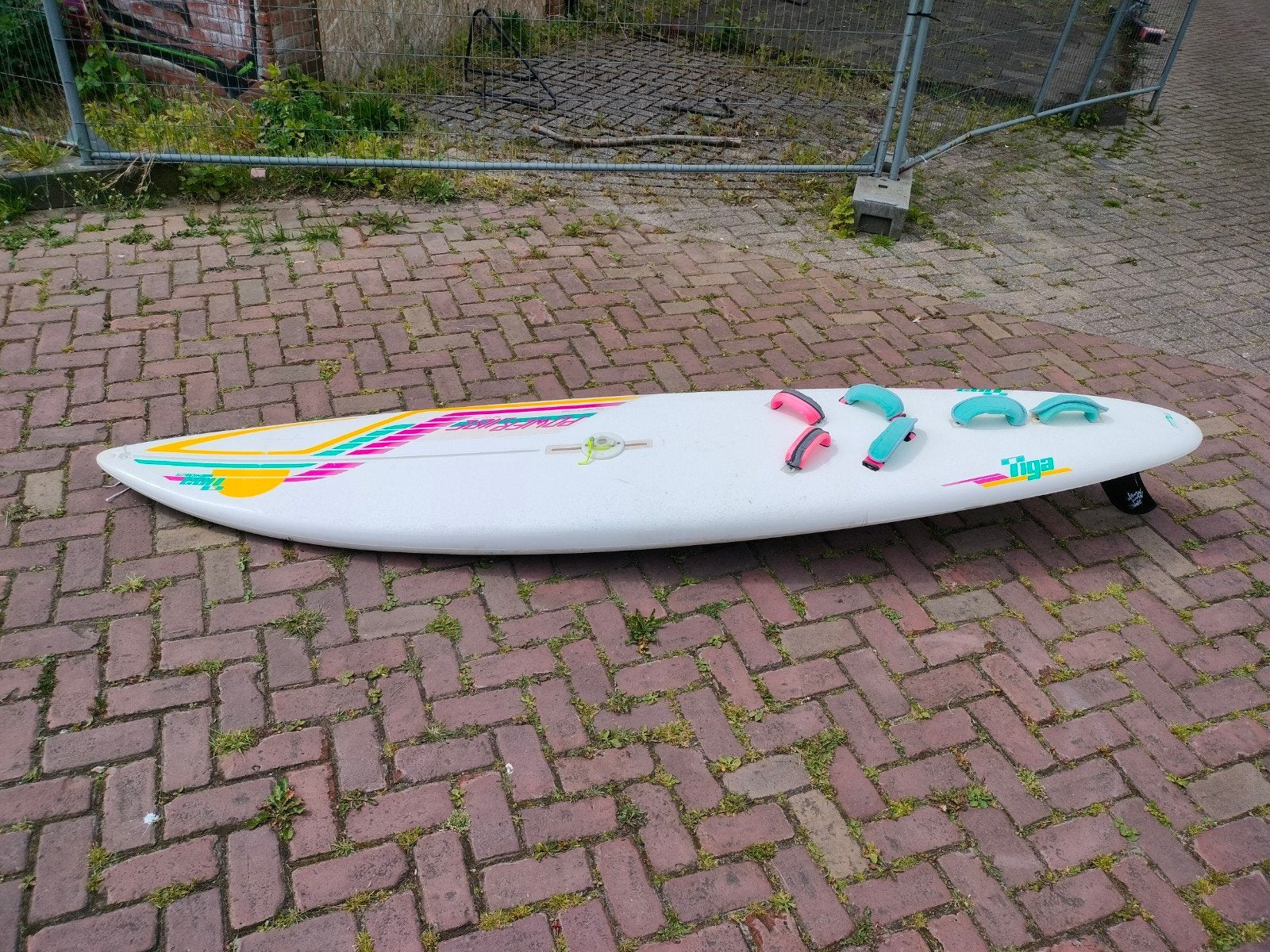 Diverse windsurf accessoires, planken en masten, Ophalen, Gebruikt, Plank