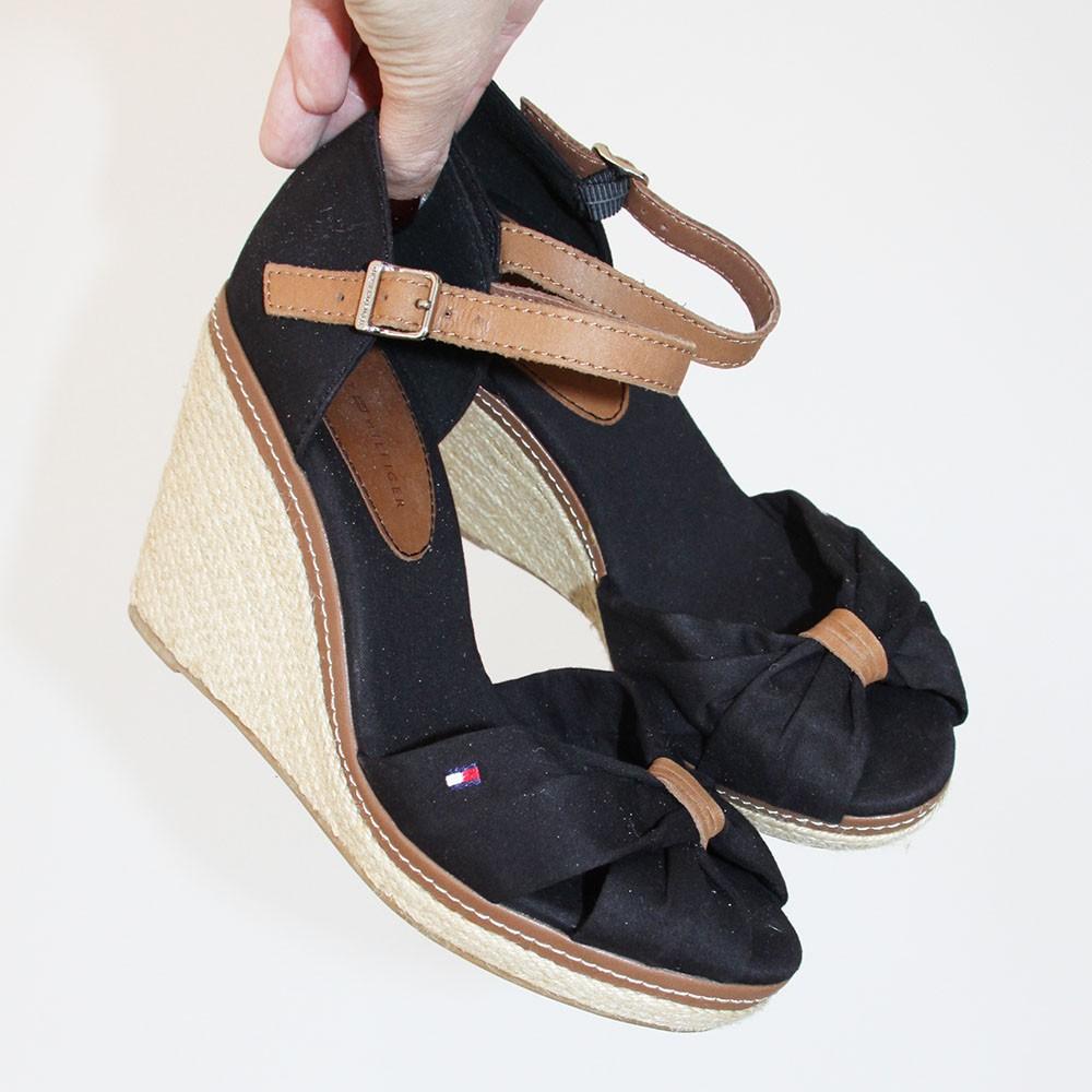 Zeer Mooie Tommy Hilfiger Sleehakken -s6 (Maat 36) € 55,-, Overige kleuren, Zo goed als nieuw, Tommy Hilfiger, Sandalen of Muiltjes