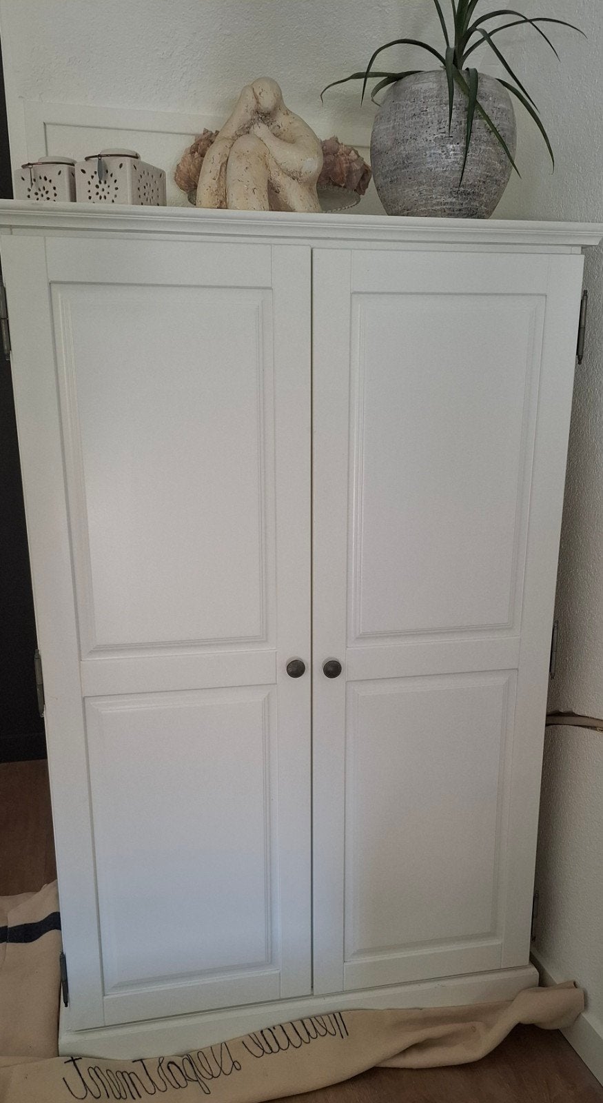 Kast wit geschilderd voor computer of opbergruimte, Huis en Inrichting, Kasten | Computermeubels, Ophalen, Gebruikt, 70 tot 120 cm