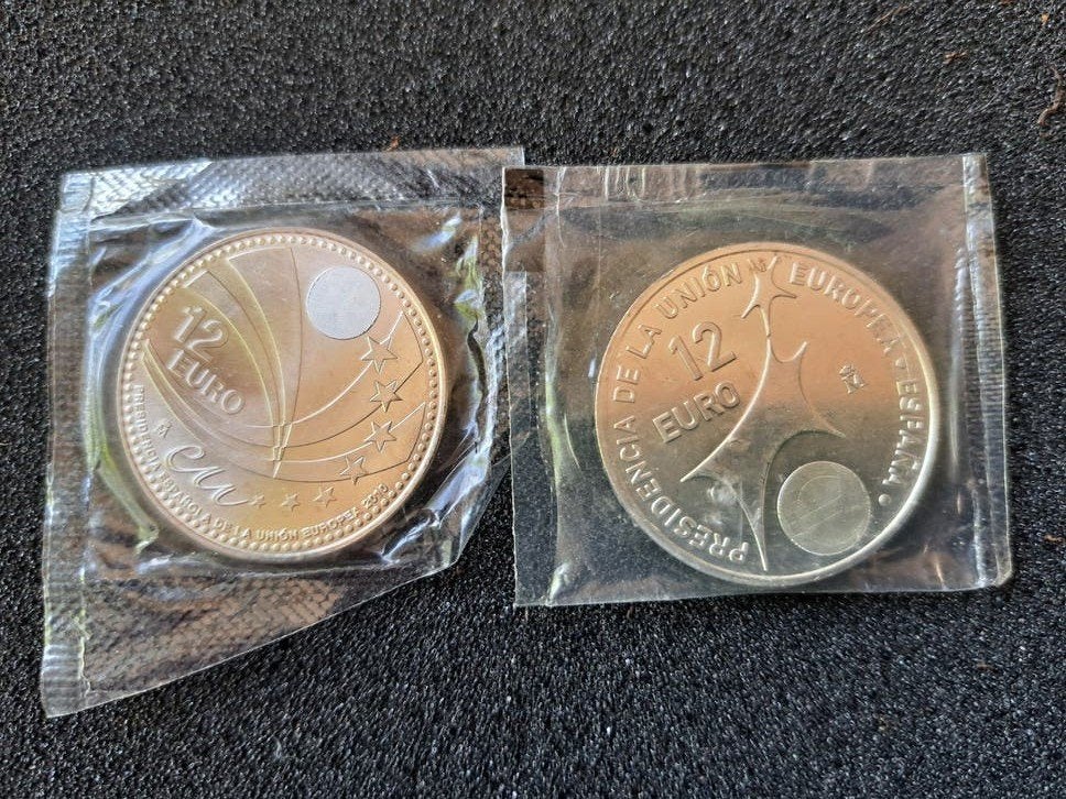 Set van 2 Spaanse 12 Euro munten 2002 & 2010, Setje, Zilver, Spanje, Overige waardes