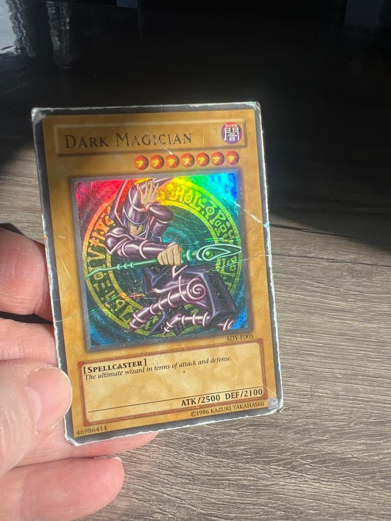 Yu-Gi-Oh! Dark Magician SDY-E005, Hobby en Vrije tijd, Verzamelkaartspellen | Yu-gi-Oh!, Ophalen of Verzenden, Gebruikt, Losse kaart