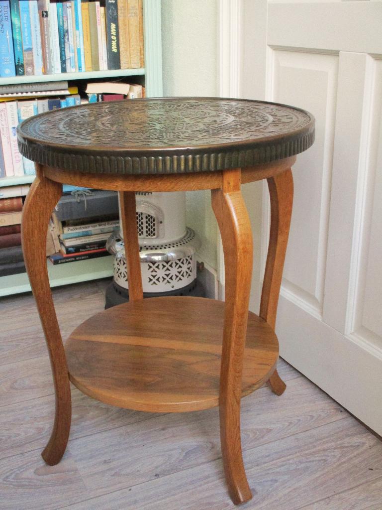Art deco tafeltje met bewerkt koperen blad, Ophalen