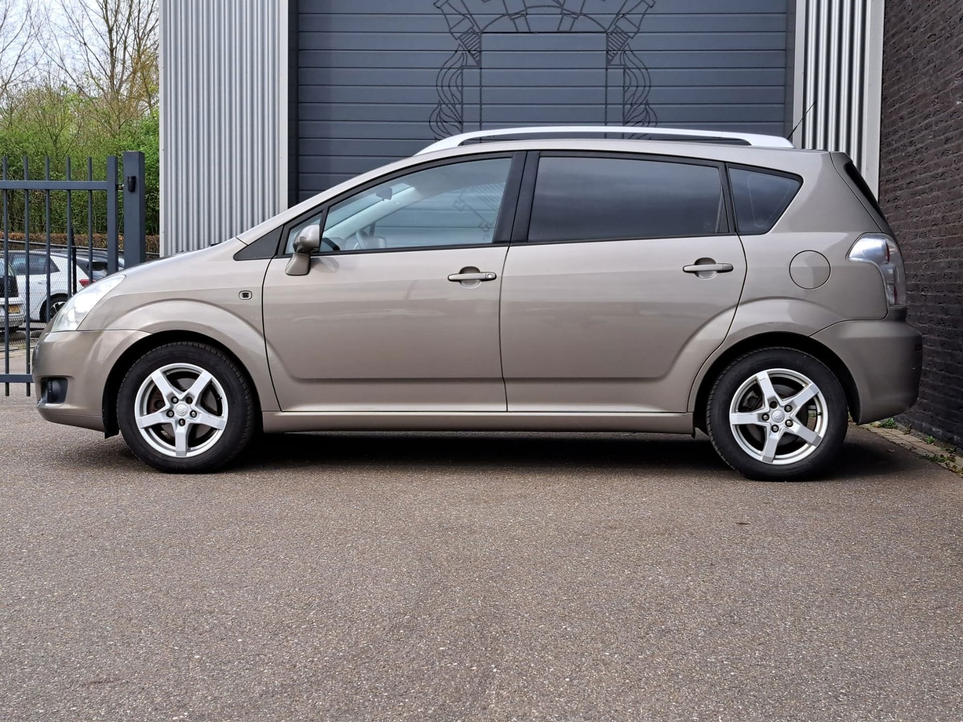 Toyota Verso 1.6 VVT-i Airco, Gebruikt, 4 cilinders, Bruin, Elektrische ramen