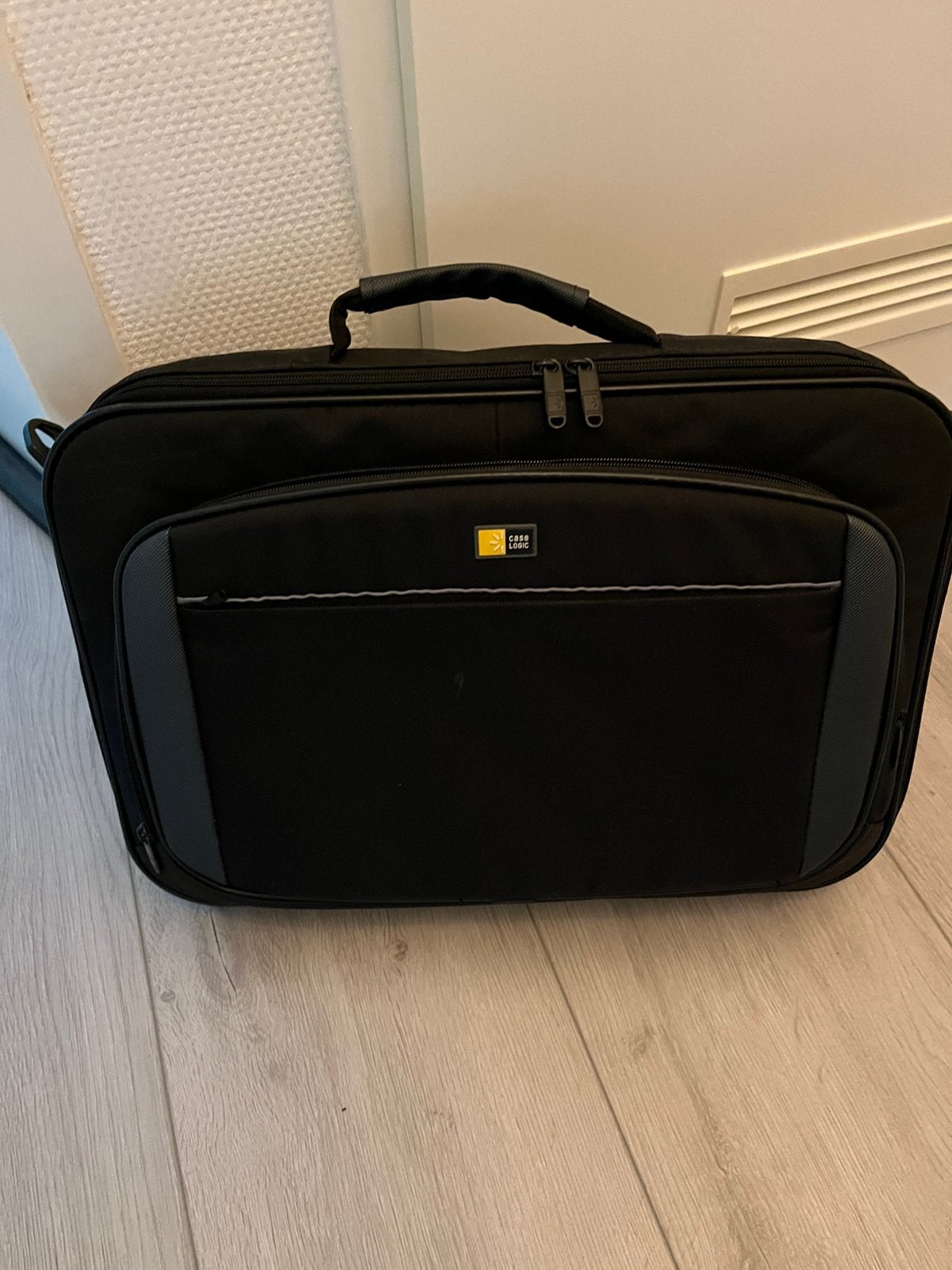 Case Logic Laptoptas 17 inch, Nieuw, Ophalen of Verzenden, Zwart, Overige typen