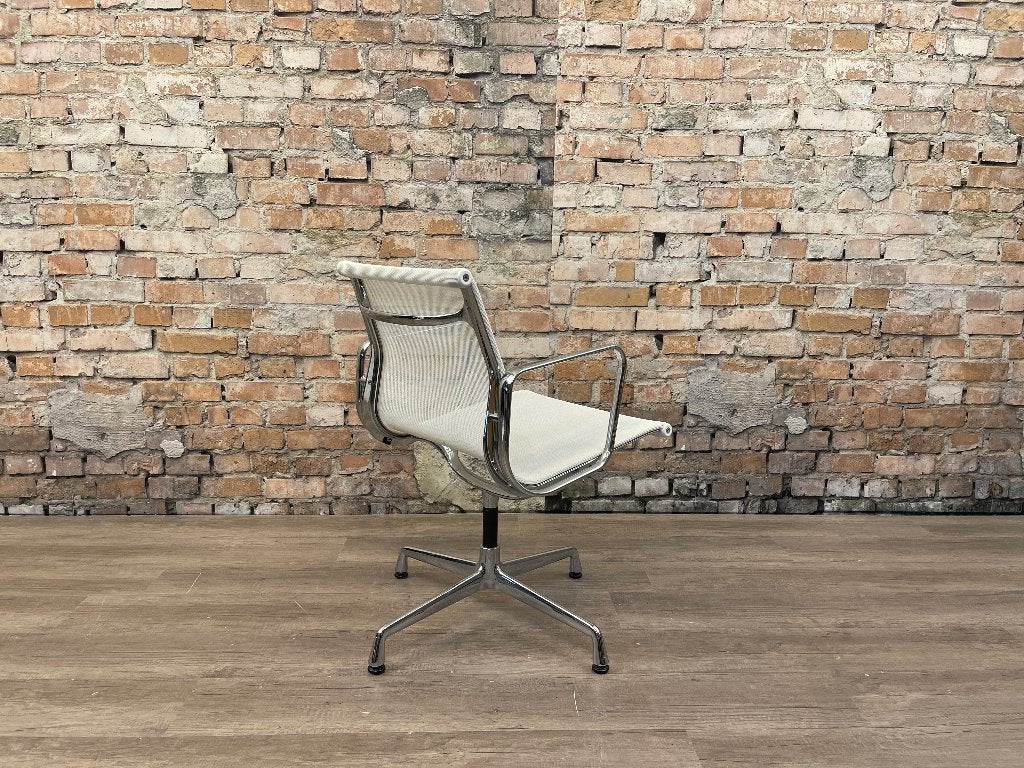 Vitra EA107 wit netweave chrome bij TheReSales, Ophalen, Wit, Zo goed als nieuw, Eén