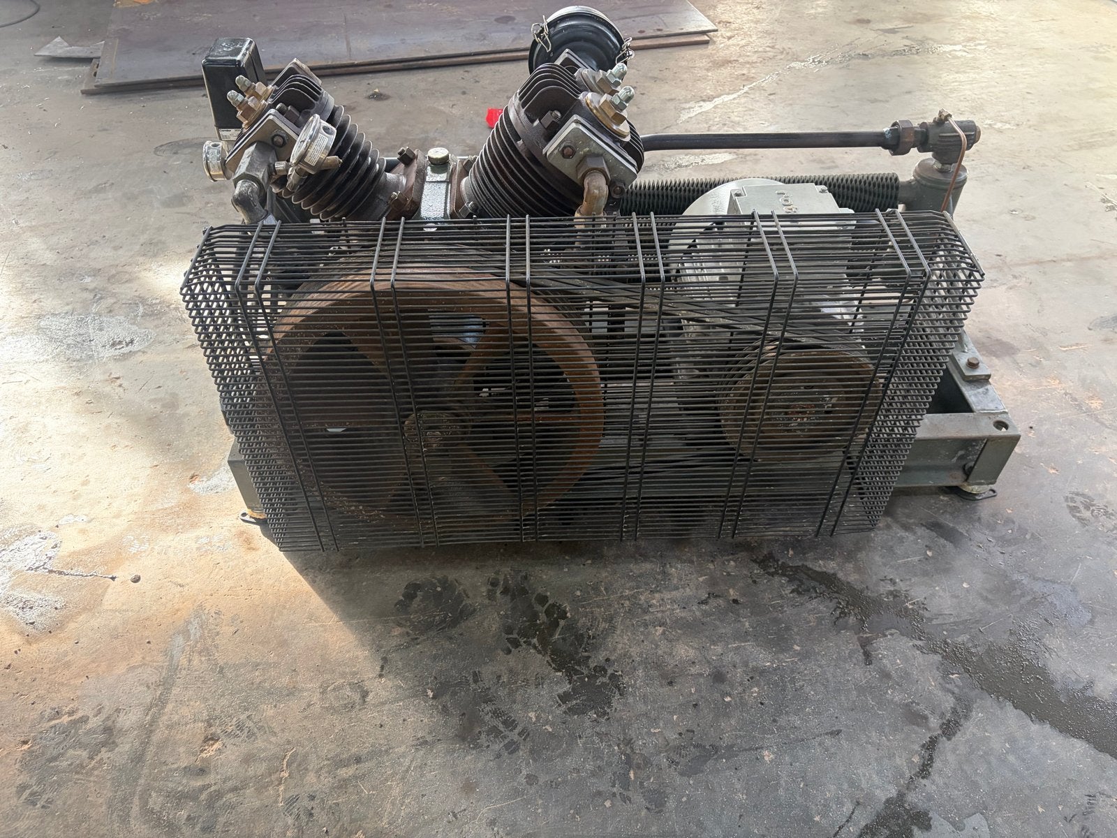 Compressor 40 bar 380V - Nette staat, Ophalen of Verzenden, Gebruikt, 10 bar of meer