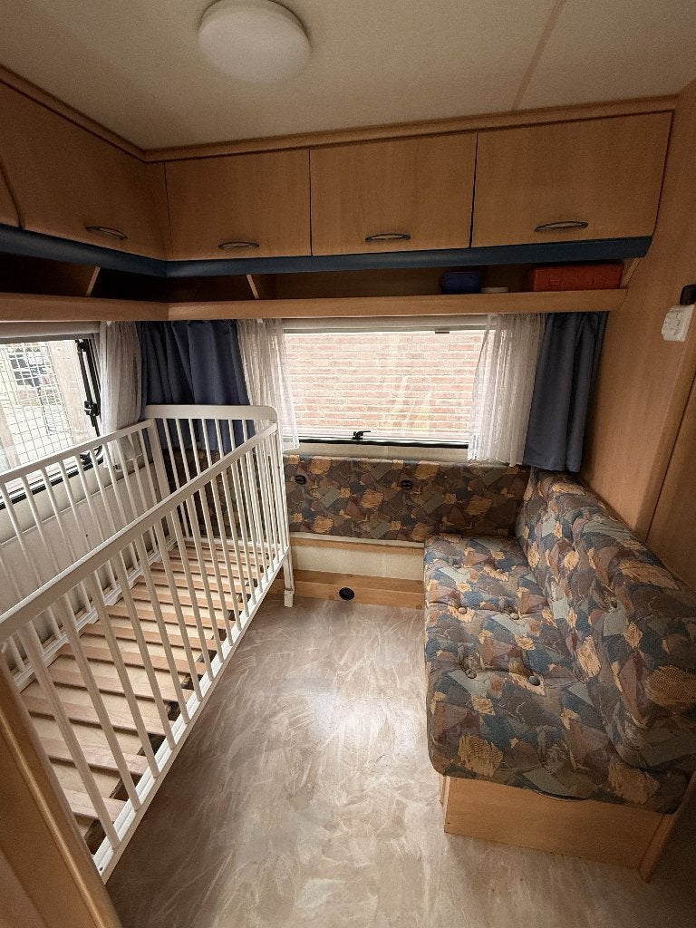Foto 7 van Hobby 400 SF De luxe (1997) | Tempo 100 | Vochtvrij