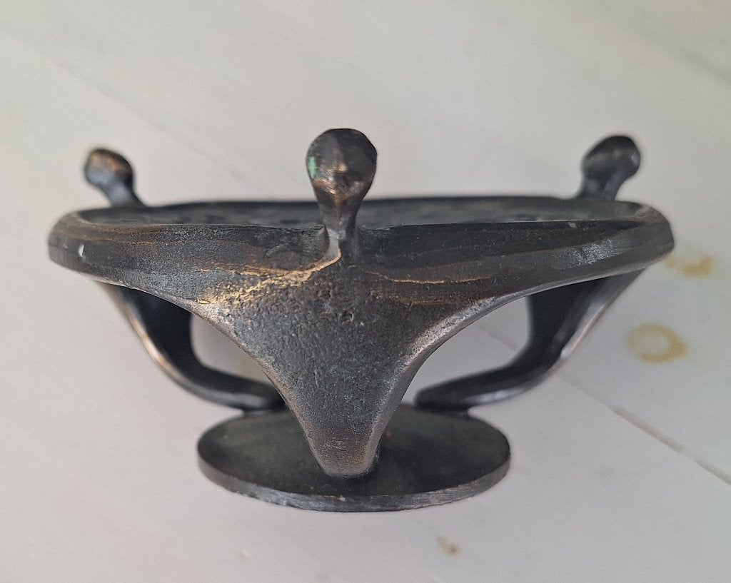 Corry Ammerlaan: bronzen sculptuur Verbondenheid, Groep mensen, Minder dan 20 cm, Ophalen of Verzenden, Brons