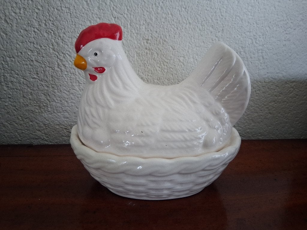 Brocante witte kip aardewerk op nest voor paté, Ophalen of Verzenden