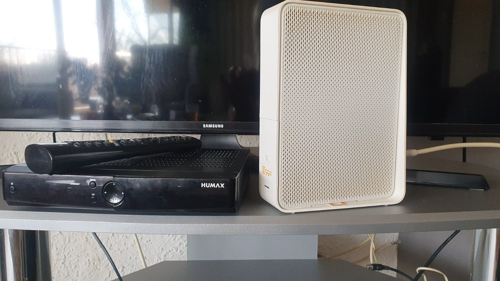 wifi router en humax box ziggo, Ophalen of Verzenden