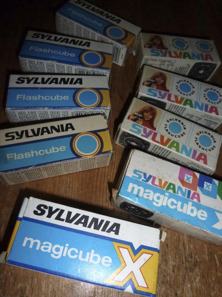flits 1x van Osram + 7 doosjes flashcubes van Sylvania, Ophalen of Verzenden, Overige merken