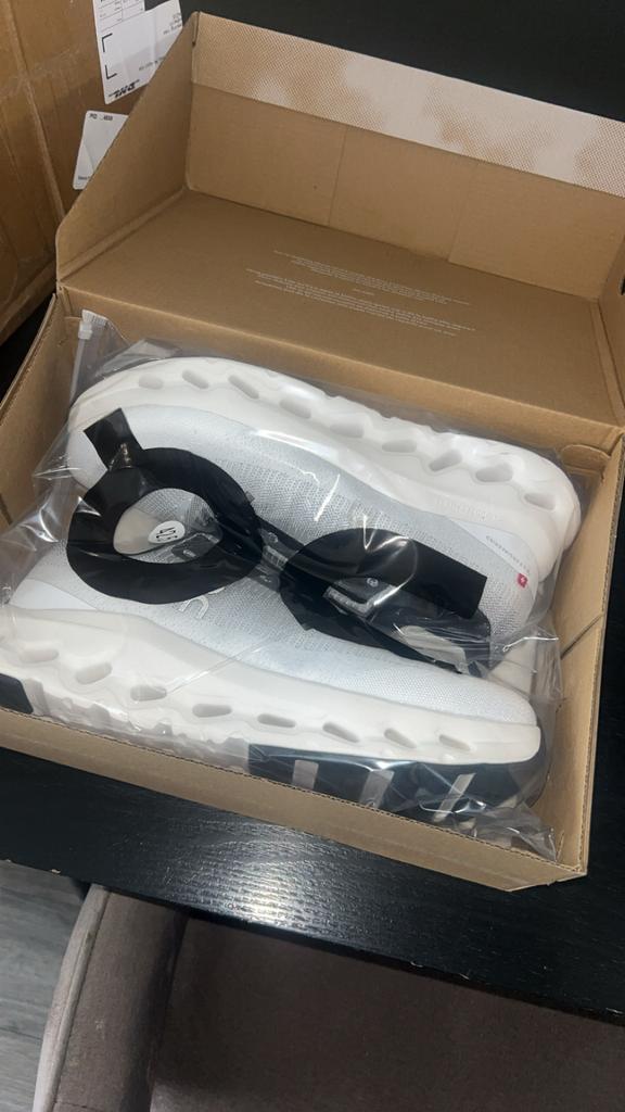 On Cloud hardloopschoenen, Kleding | Dames, Schoenen, Ophalen of Verzenden, Nieuw, Wit, Sportschoenen