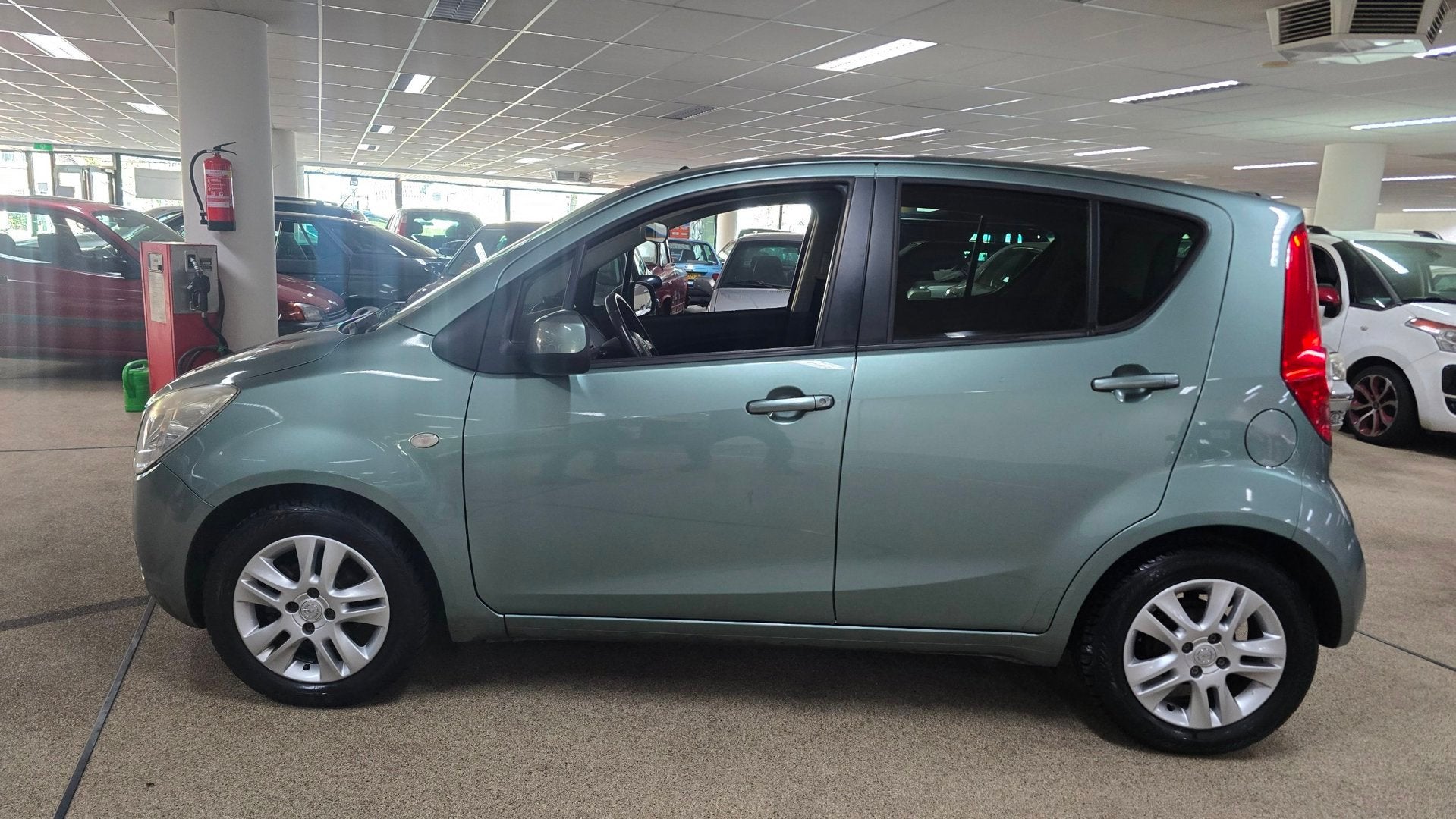 Opel Agila 1.2 Edition apk.jan 2027 Nette auto! Airco, Auto's, Voorwielaandrijving, 4 cilinders, 965 kg, Origineel Nederlands
