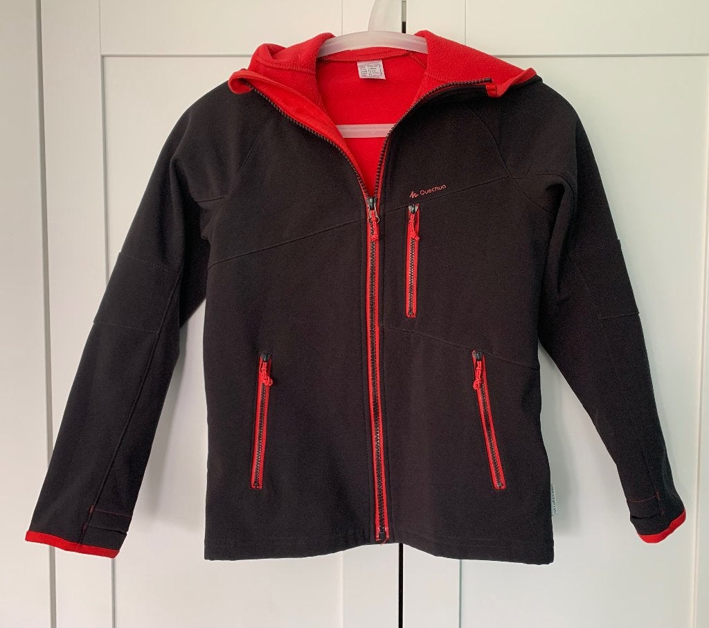 Jas fleece maat 134, Quechua, Kinderen en Baby's, Kinderkleding | Maat 128, Quechua, Jongen of Meisje, Ophalen of Verzenden, Zo goed als nieuw