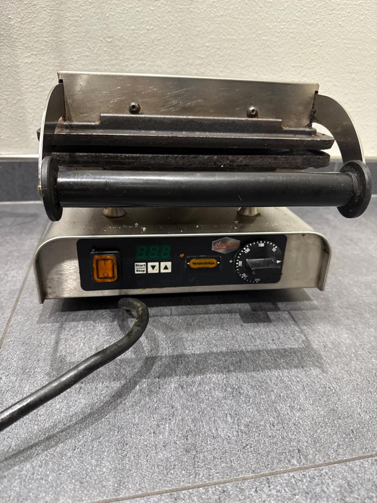 Professionele Ernst Neumärker wafelijzer - 230V/2.2kW, Ophalen, Gebruikt