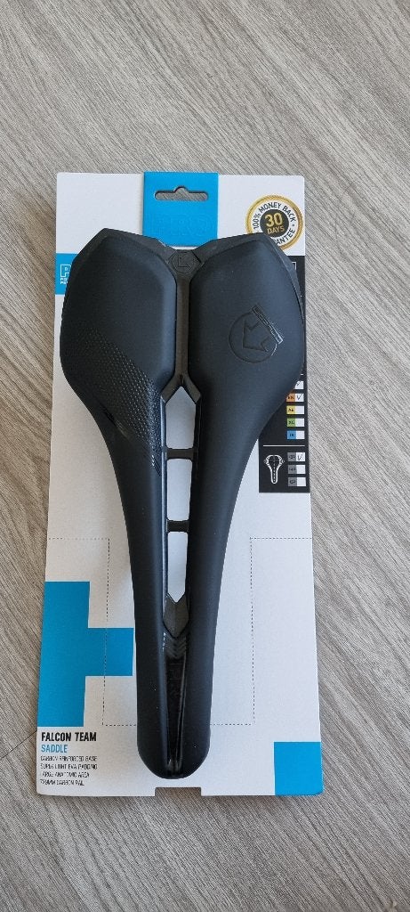 PRO Falcon Team Carbon Zadel 132mm, Fietsen en Brommers, Fietsonderdelen, Racefiets, Ophalen of Verzenden, Zo goed als nieuw, Zadel