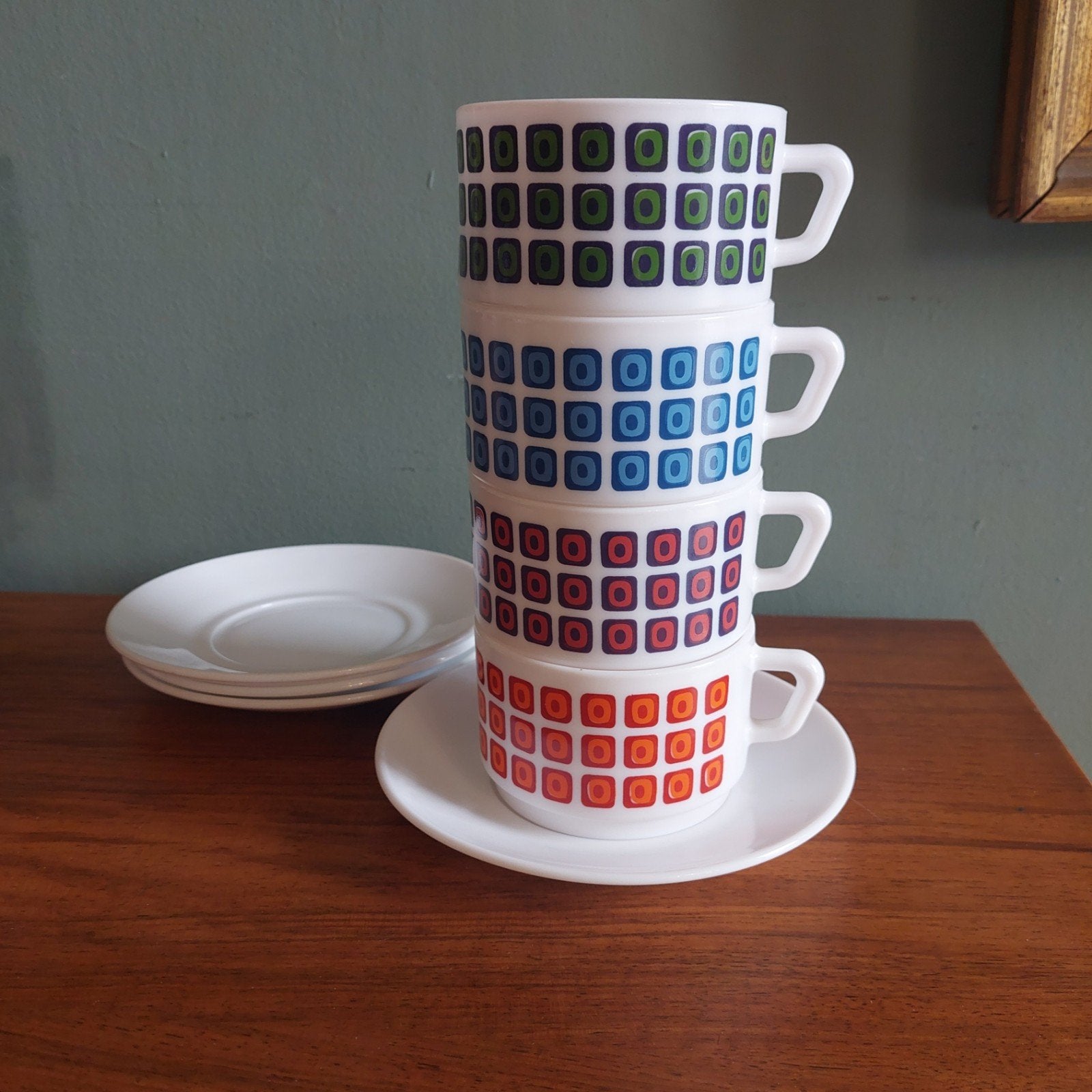 70s Space Age Melkglas Koffie/Theekoppen Arcopal Squares, Huis en Inrichting, Keuken | Servies, ., Ophalen of Verzenden, ., Overige stijlen