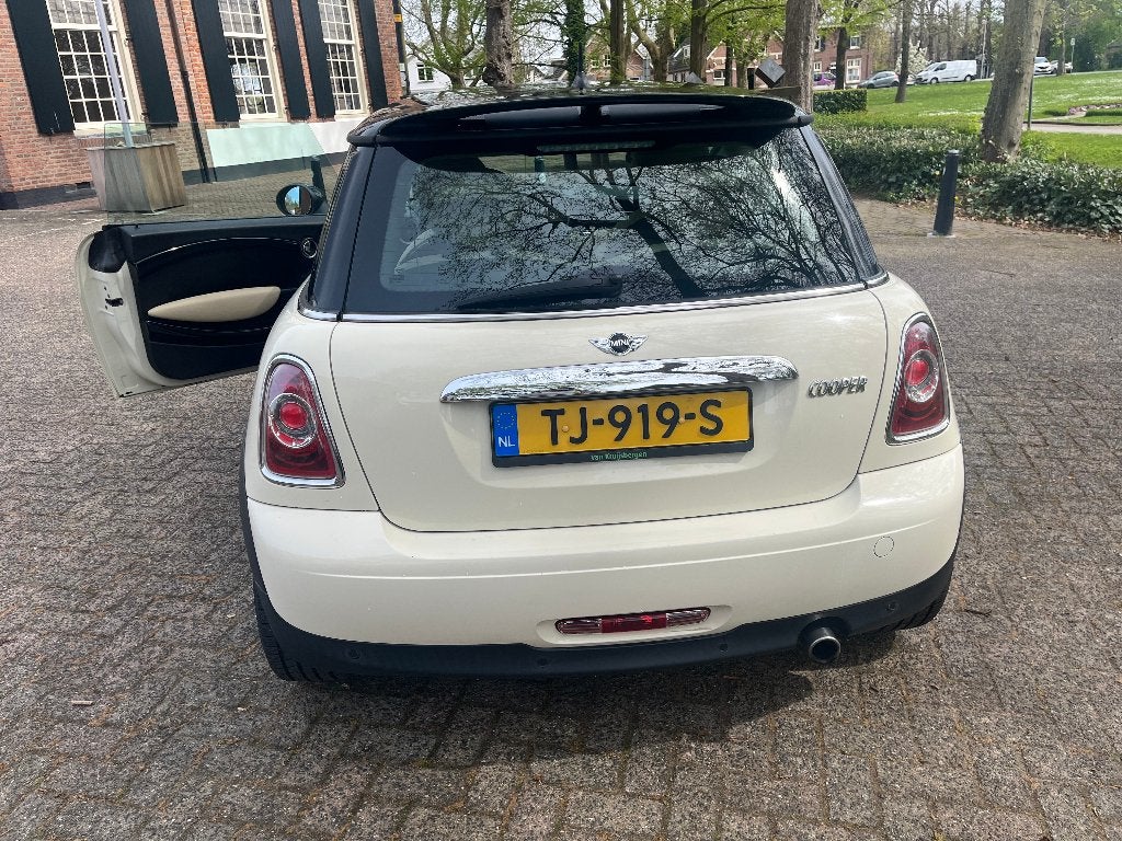 Mini 1.6 ONE 2011 Wit, Auto's, Mini, Particulier, Cooper, Airconditioning, Centrale vergrendeling, Cruise Control, Elektrische ramen