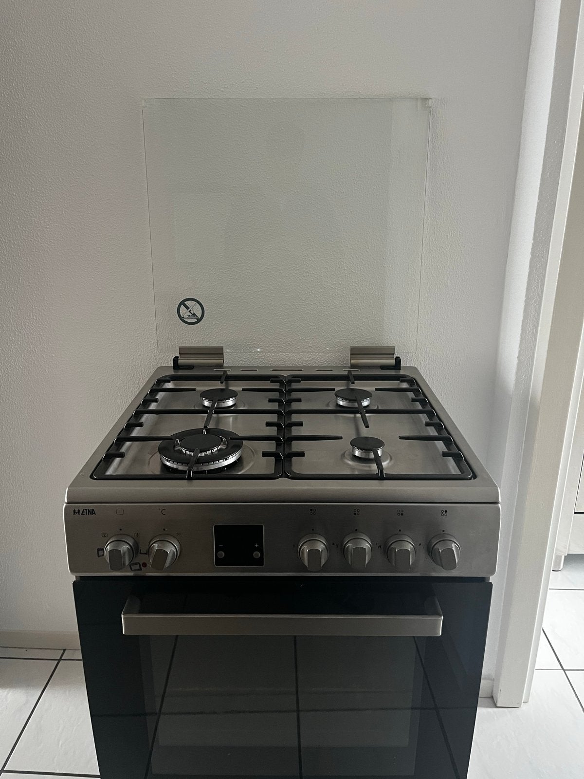ATNA Vrijstaand Gasfornuis met Oven, Ophalen, 4 kookzones, Zo goed als nieuw, Gas