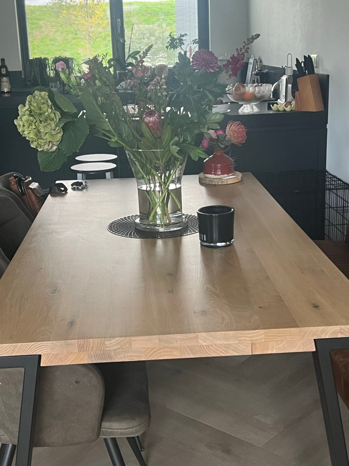 Grote glazen vaas gezocht voor bloemen, Ophalen