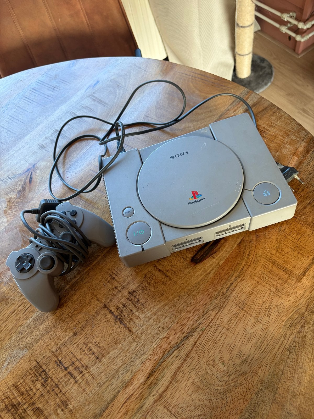 Playstation 1 en 3, Spelcomputers en Games, Ophalen, Gebruikt, Met 1 controller
