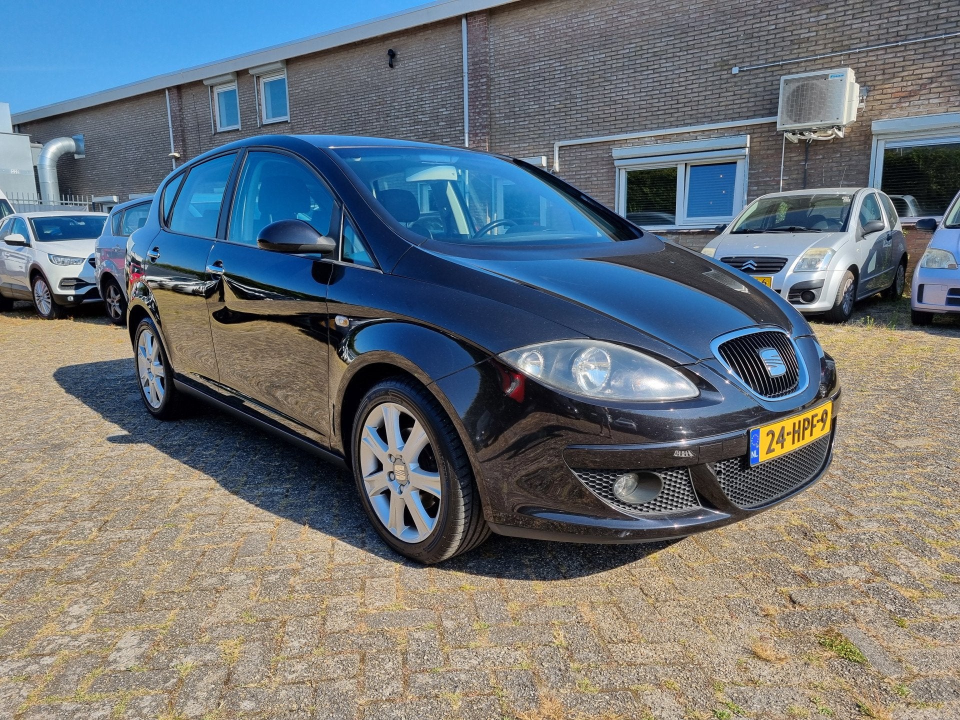 SEAT Toledo 1.6 Stylance ✅AIRCO ✅NIEUWE APK ! (bj 2009), Auto's, Seat, Stof, Gebruikt, 4 cilinders, Zwart