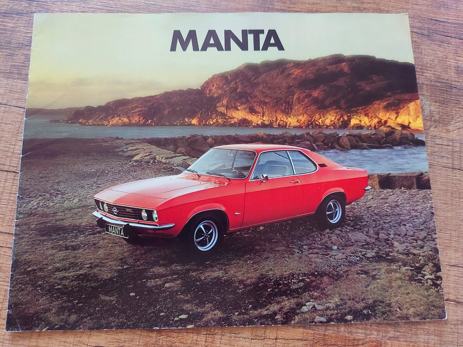 keurige 1973 Opel Manta folder + specificaties, Ophalen of Verzenden, Zo goed als nieuw, Opel
