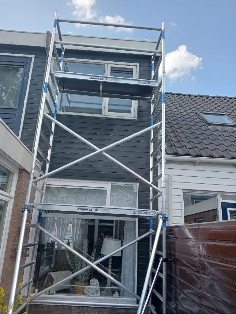 steiger huren, Doe-het-zelf en Verbouw, Steigers, Zo goed als nieuw, Rolsteiger of Kamersteiger, 5 meter of hoger, Ophalen