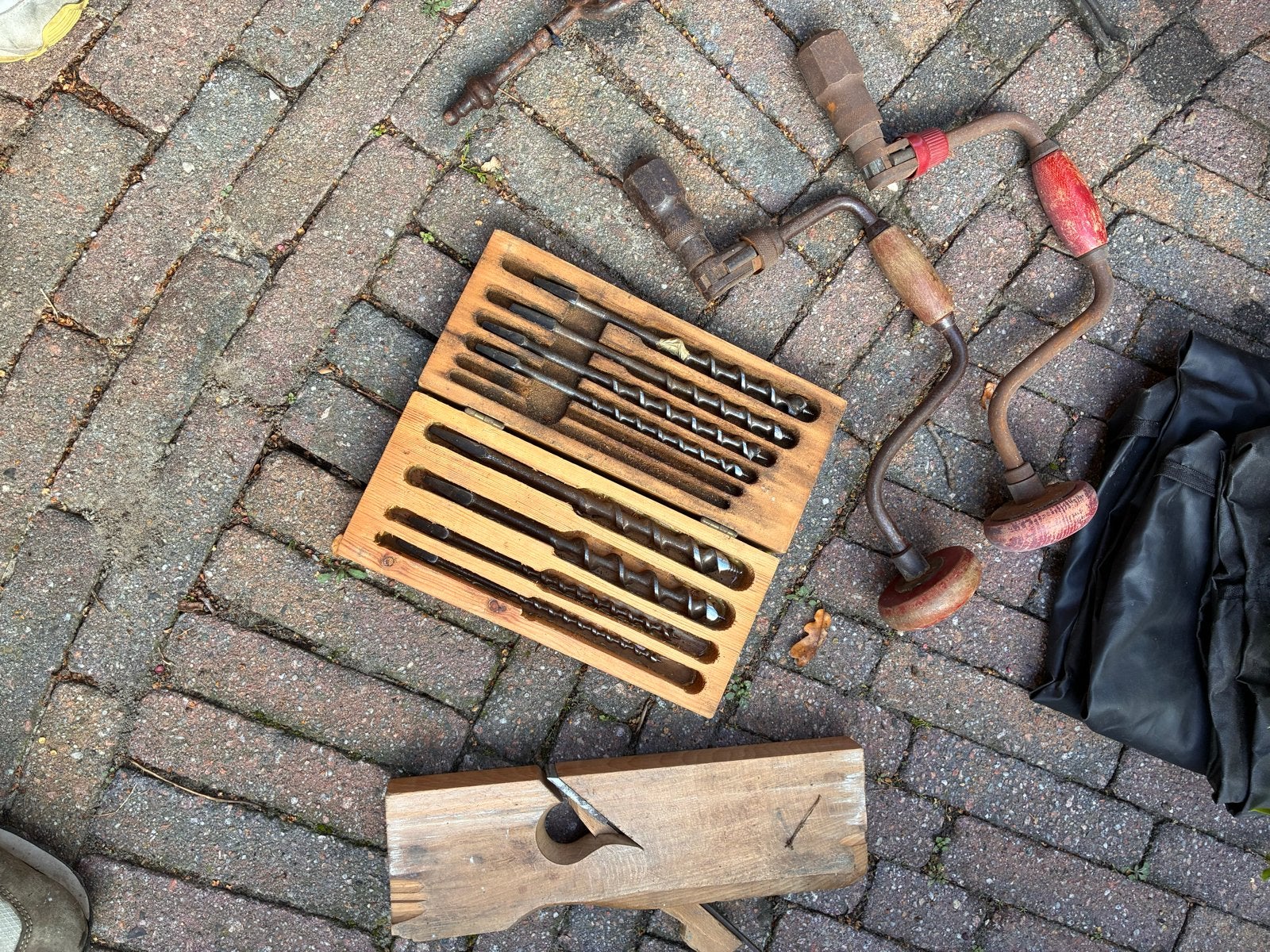 Vintage handgereedschap set: boren, zwengelboren en schaaf, Ophalen