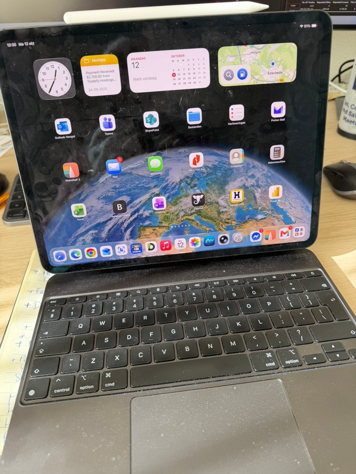 Ipad pro M4 met pen en magic keyboard, Ophalen, 13 inch of meer, Apple iPad, Zwart